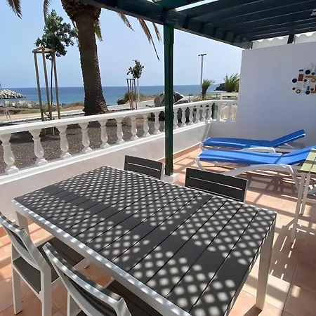 Frente Al Mar Amarilla Golf 산미겔데아보나